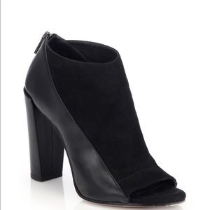 🆕 Vince Bayard Black Suede & Leather Bootie, 6.5